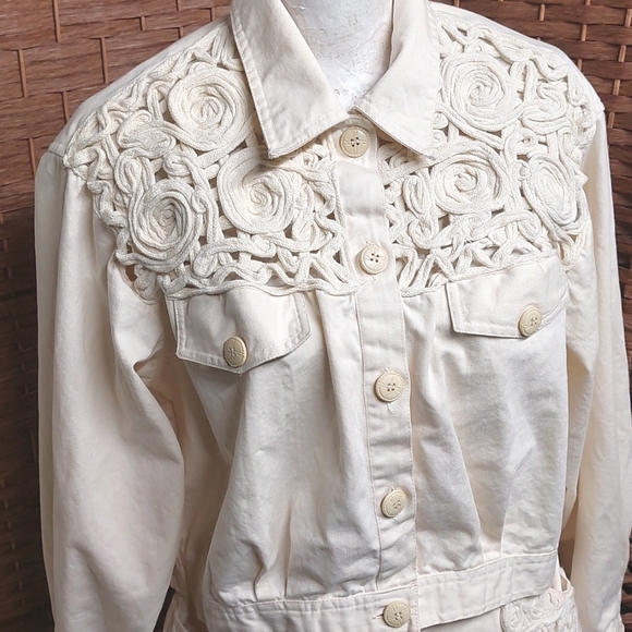 1980's Vintage Short Set in Ivory Large - Picture 6 of 15